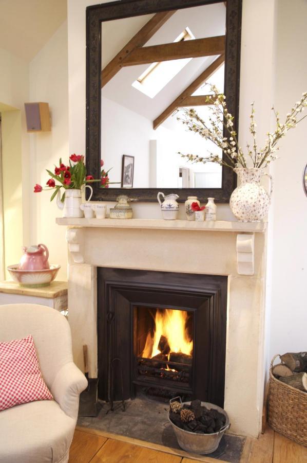 Fosse Farmhouse Holiday Cottages Chippenham  Exterior foto